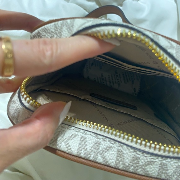 Michael Kors Jet Set Travel medium Logo Crossbody bag - Picture 3 of 4